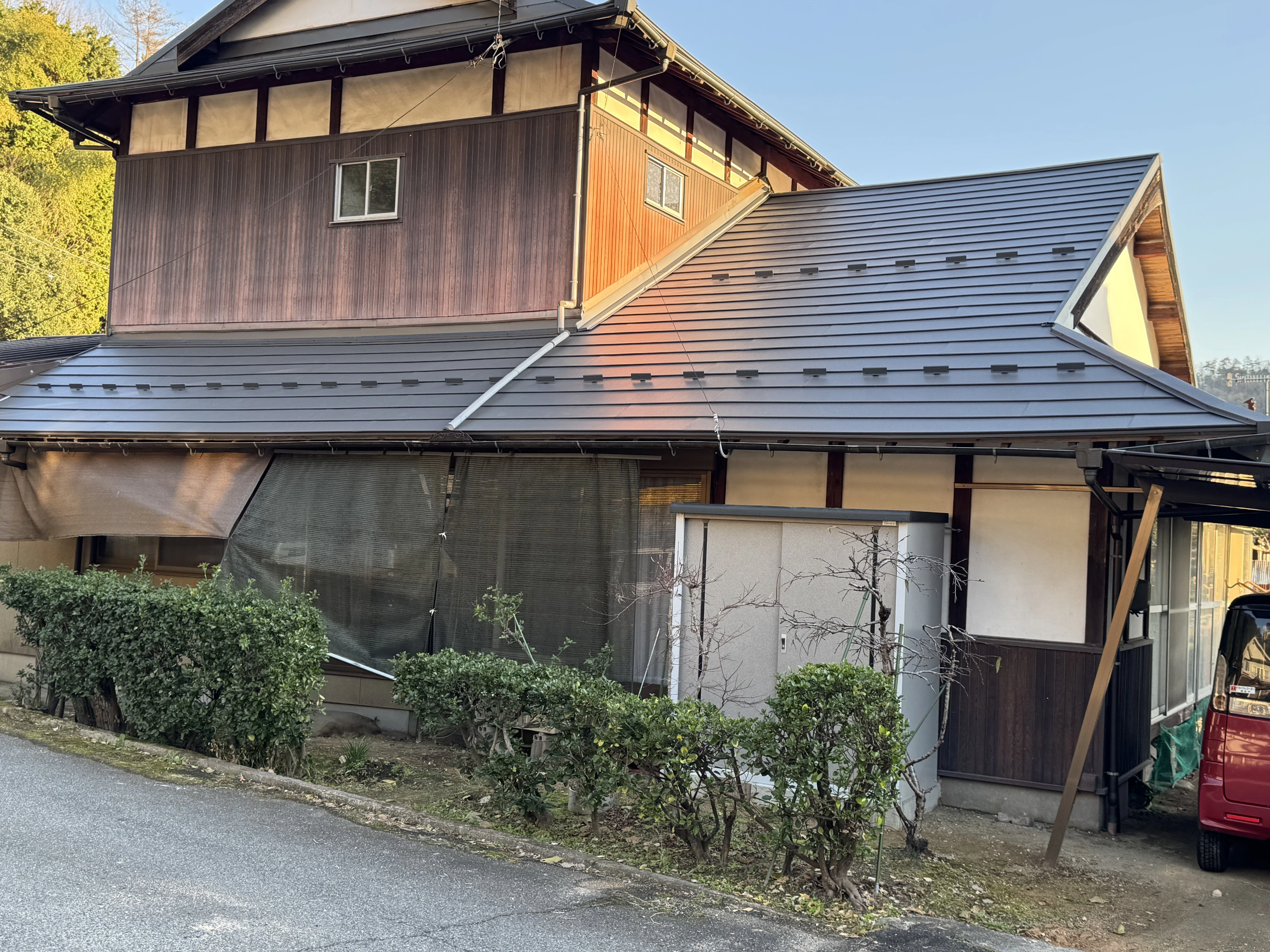 未来の住環境を支える、軽量で強靭な屋根材を選択しよう！